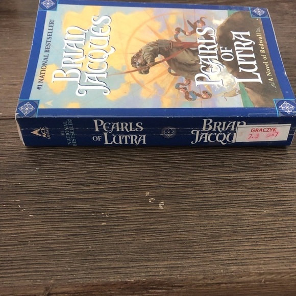 Pearls of Lutra (A Novel of Redwall) by: Brain Jacques paperback book - Picture 6 of 6